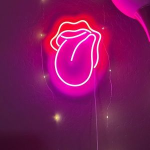 lips and tongue led neon sign